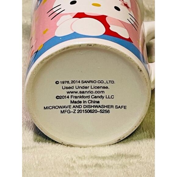 Hello Kitty 2014 Ceramic 10oz Christmas Mug - Picture 7 of 7